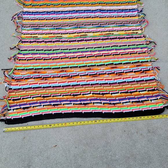 VINTAGE Rainbow Zigzag Crochet Tassel Blanket - Picture 5 of 10